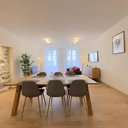 Charming 2-bedroom In The Heart Of Rsf2 Apartamento Lausana