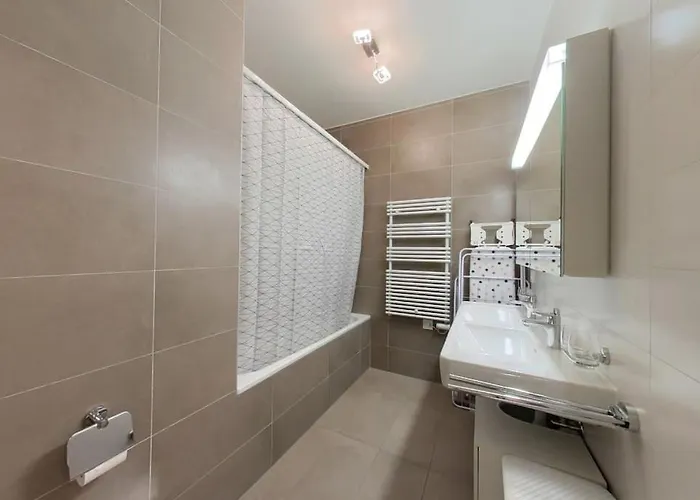 Charming 2-bedroom In The Heart Of Rsf2 Apartament