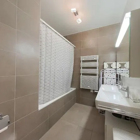 Charming 2-bedroom In The Heart Of Rsf2 Апартаменты